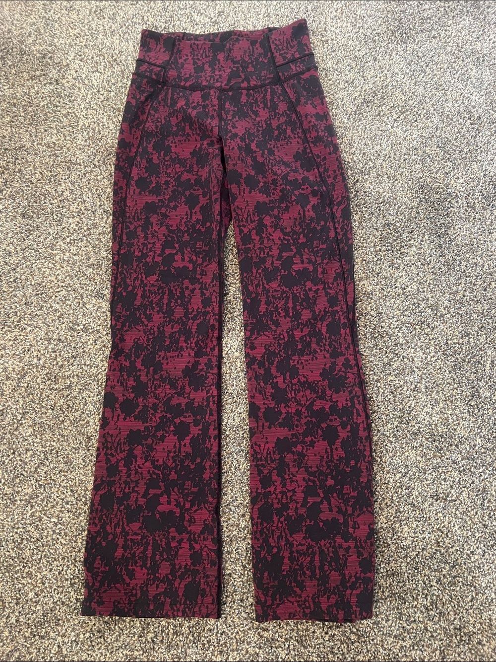Lululemon Wide-Leg, High-Waist Pants in Burgundy Black Print, size 8, women's